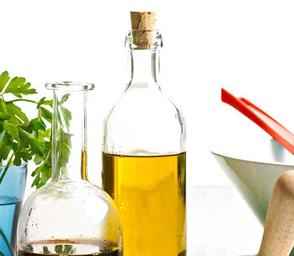 Вместо оливкового масла можно. Чем можно заменить оливковое масло. Можно ли использовать оливковое масло как смазку. Natural Cooking. We ve got a Bottle of Olive Oil in the Kitchen.