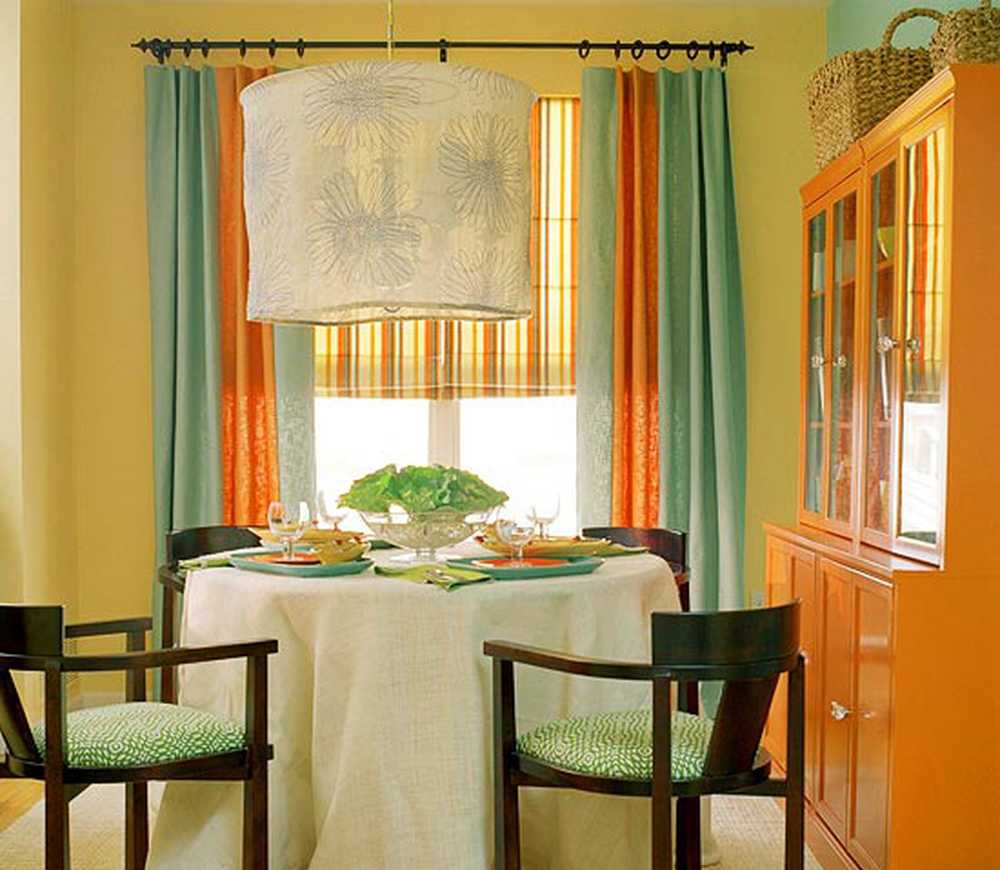 Какой цвет штор на кухню. Оранжевые шторы в интерьере. Оранжевые шторы в интерьере кухни. Желтые шторы на кухню. Зеленые шторы на кухню.